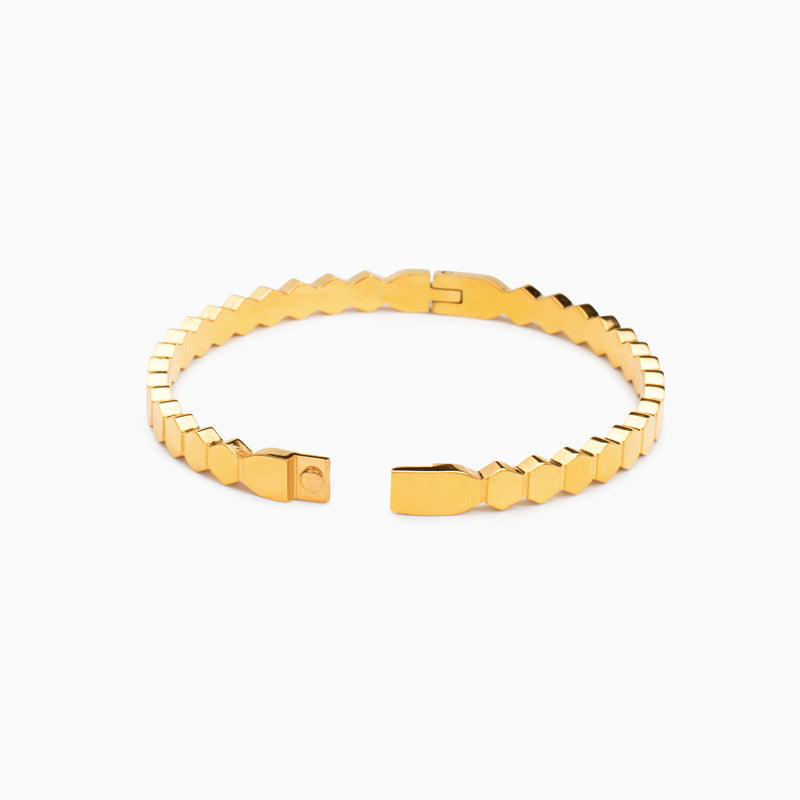 Oval bangle