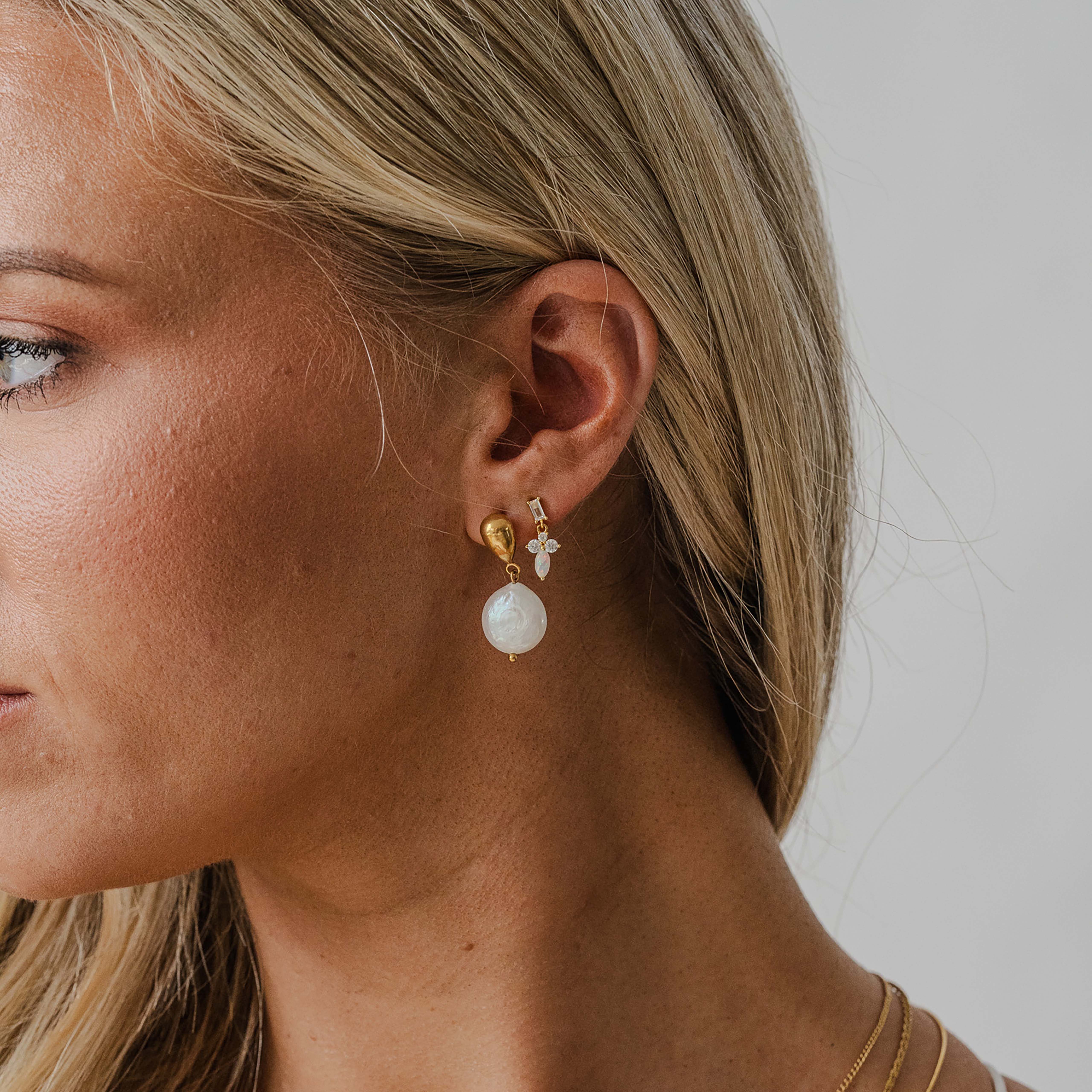 Lunea Pearl Earrings