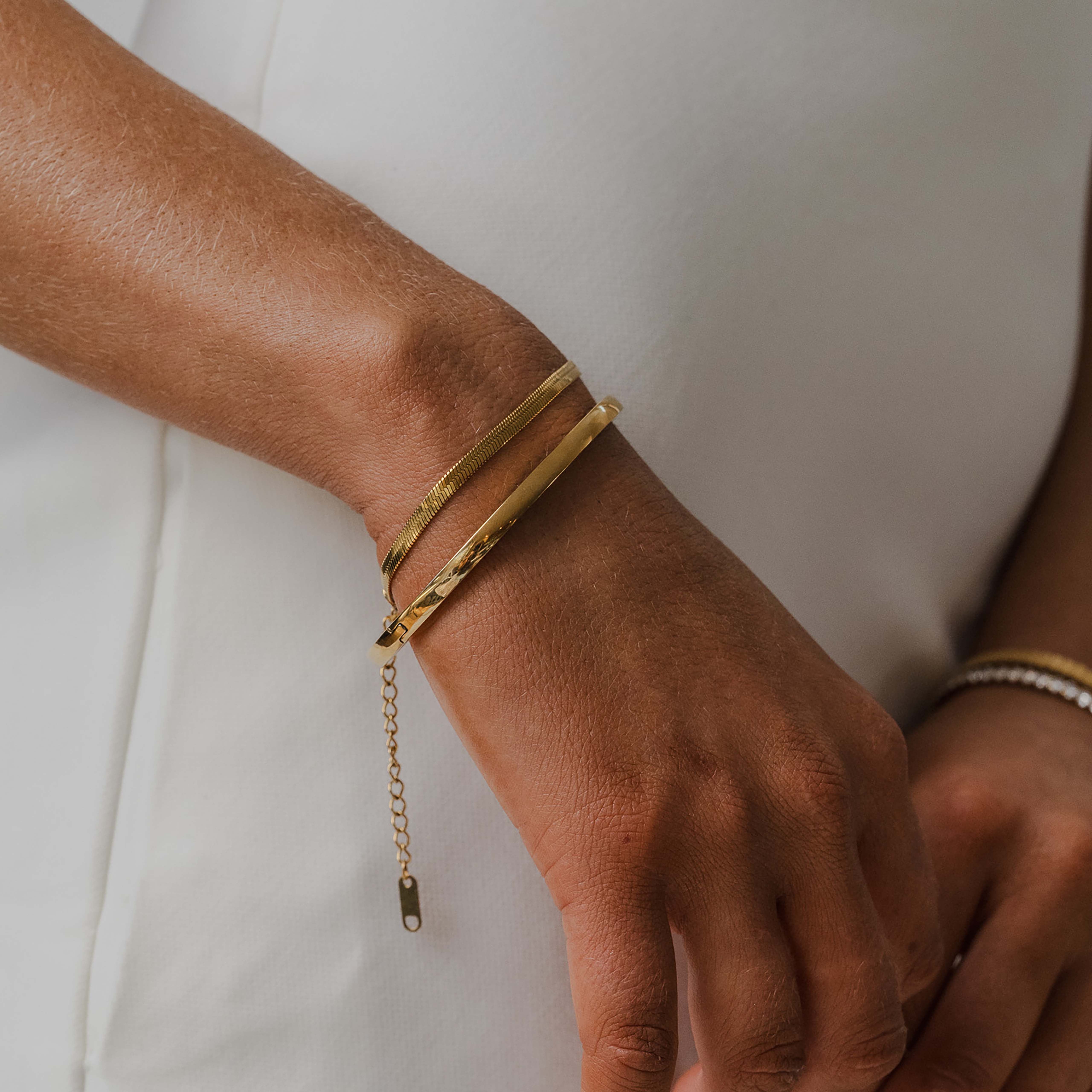 Plain Gold Bangle
